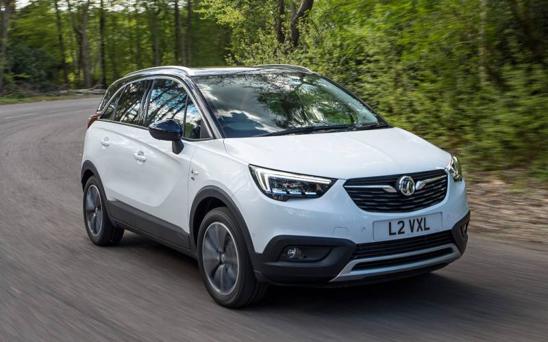 Comparison Vauxhall Crossland X 2017 vs Vauxhall Mokka 1.7 CDTi